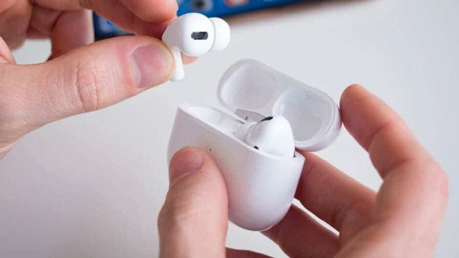 Apple Files To Patent Automatic Transparency Mode For AirPods Pro