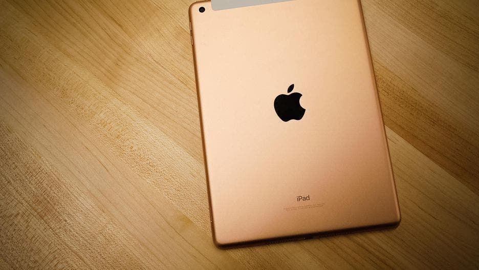 Apple Fanboys Can Forget About An On-Screen Fingerprint Sensor For Now