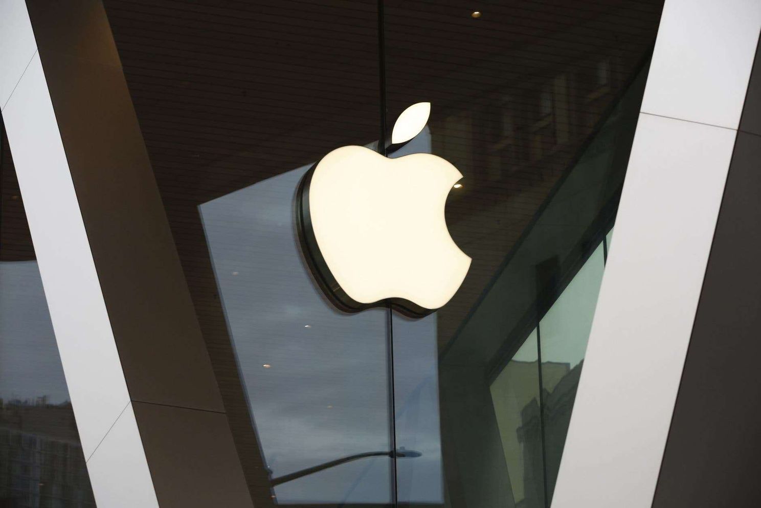 Apple's price of success: It secretly reached a $ 275 billion deal with China
