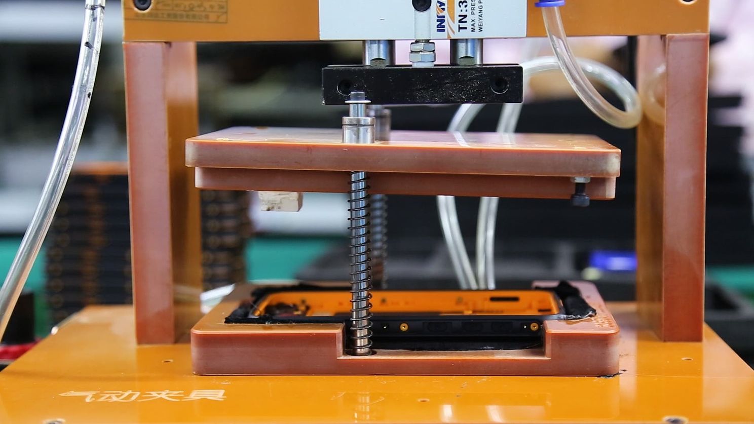 Inside Ulefone's Factory - This is How the First Top Notch Rugged Phone is Made (Video)