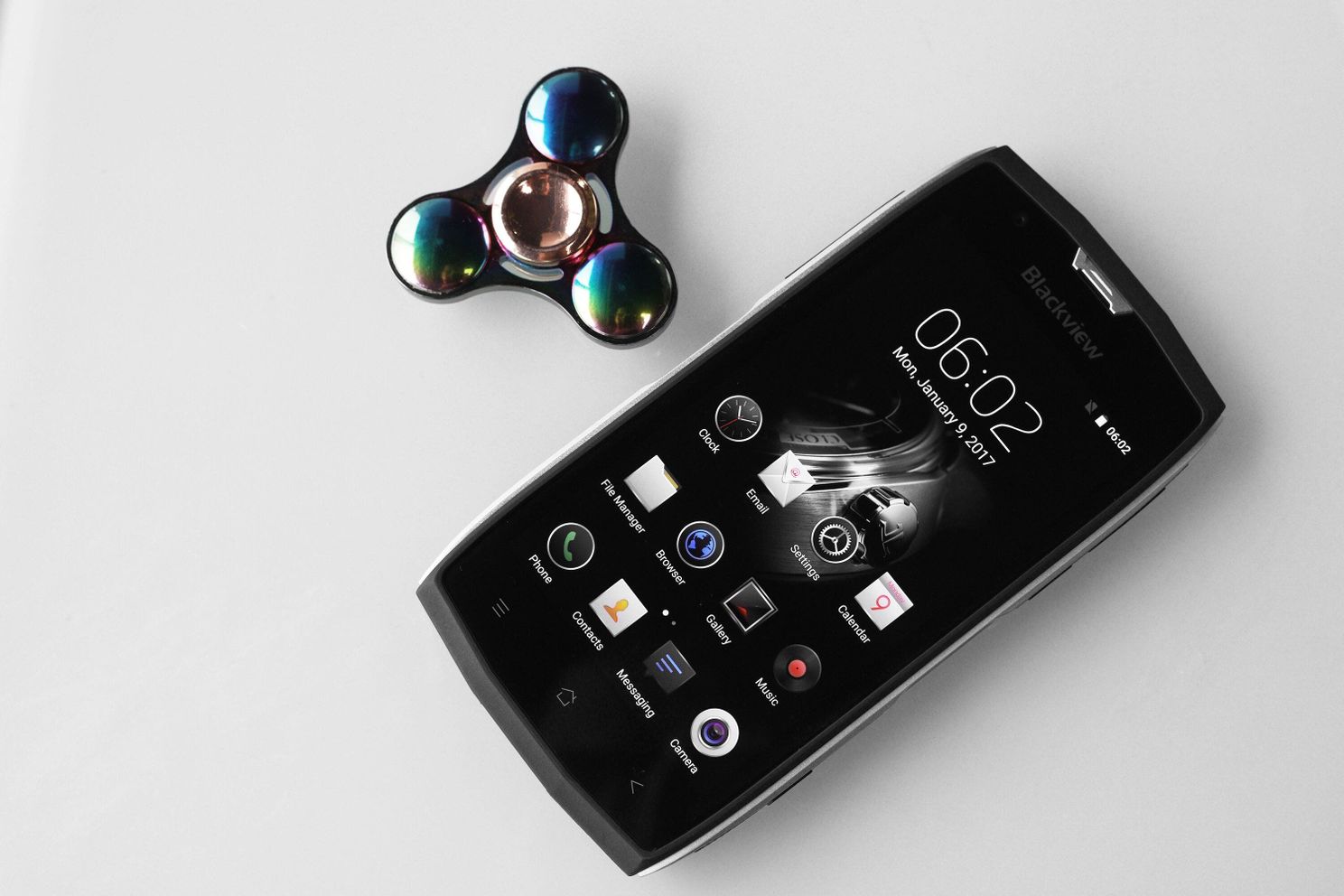 Will a Fidget Spinner Shatter the Rugged Blackview BV7000's display? (Video)