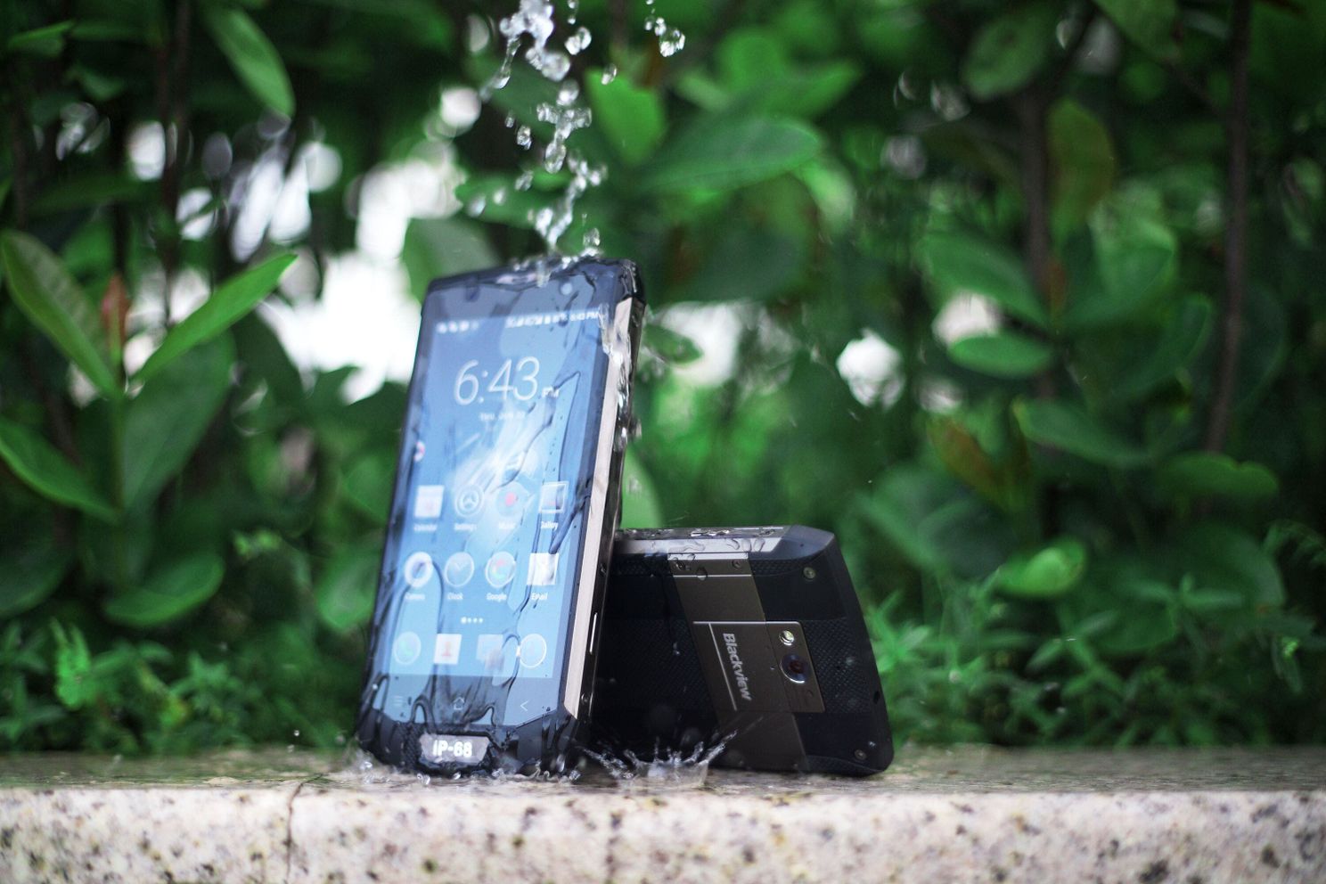 Blackview BV8000 Pro drop tested at insane 30 meters height (Video)