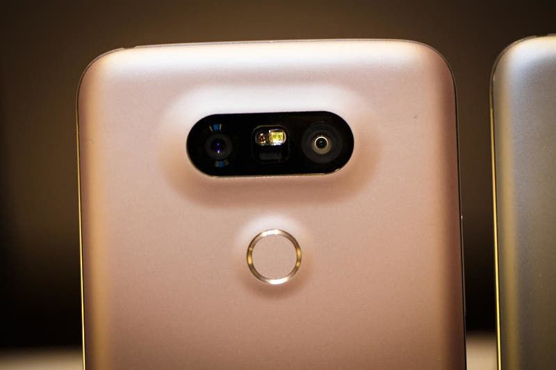 Which shape and location of the fingerprint scanner do you prefer?