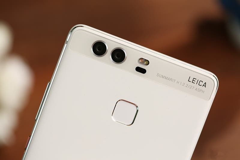Which shape and location of the fingerprint scanner do you prefer?