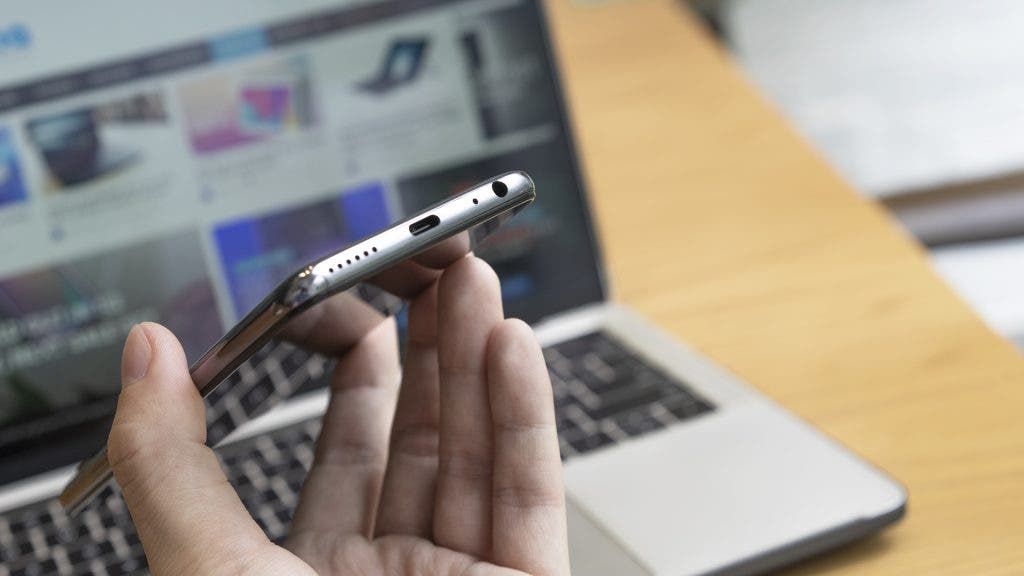 First hands on photos of Meizu Note 9 appear, have a look!