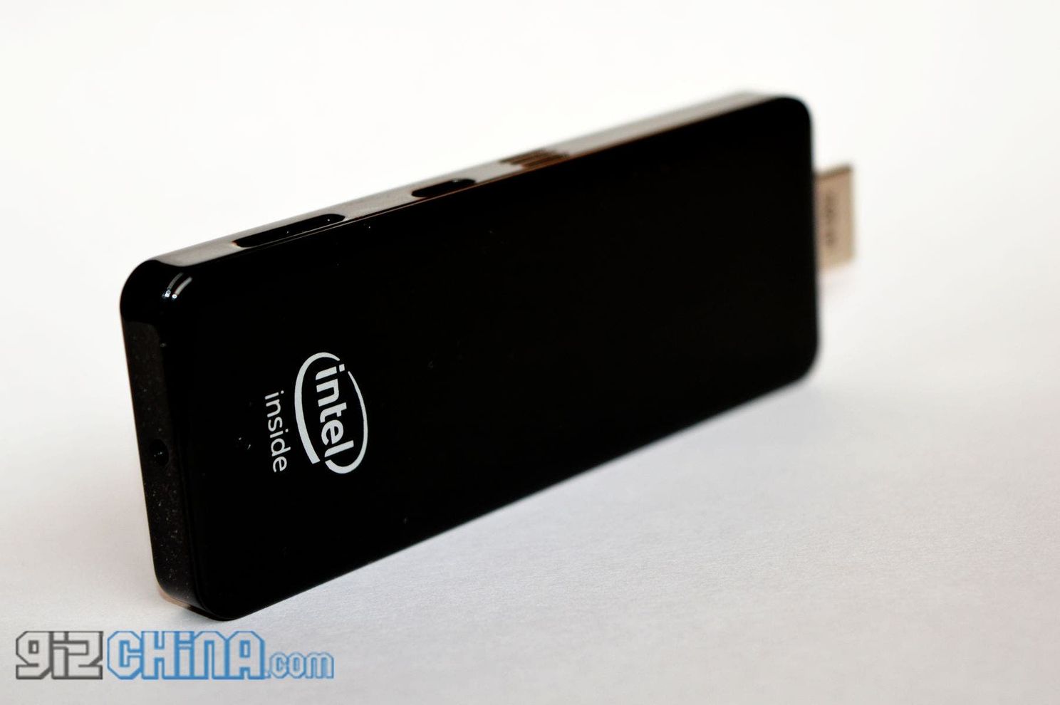 Unboxing the MeeGo Pad T01 TV stick: The world's smallest Windows PC!