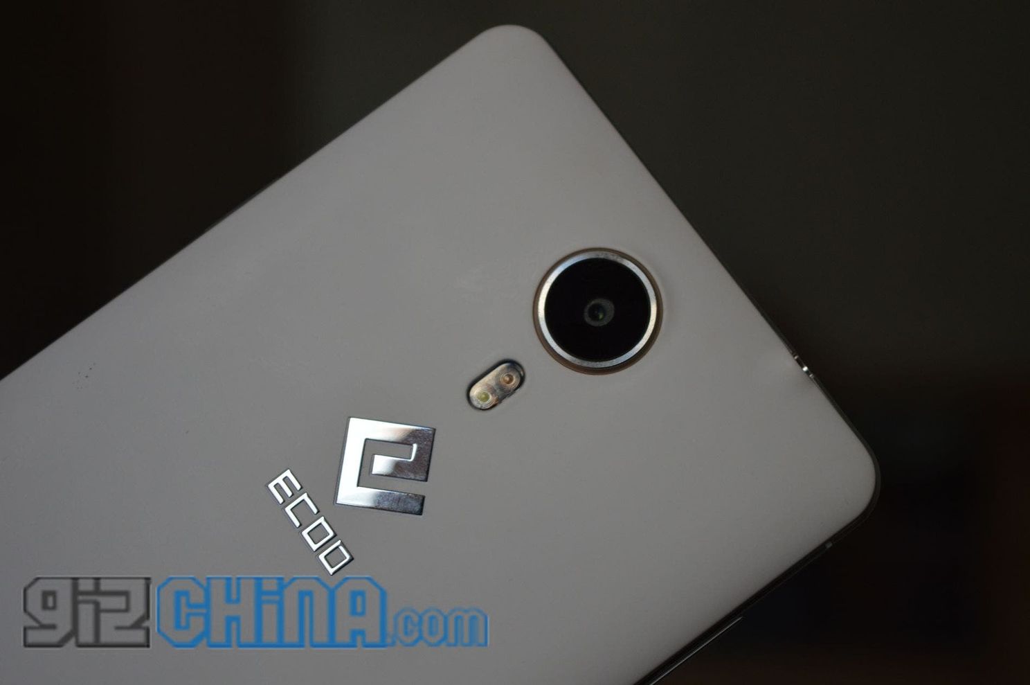 Hands on with the 5.5-inch Ecoo Shining Pro
