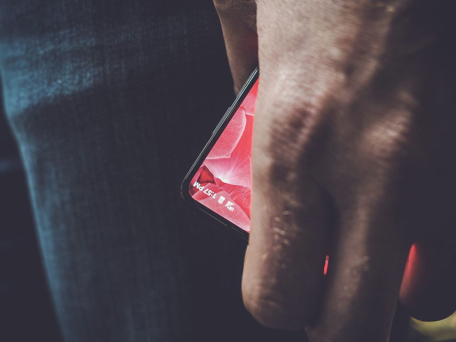 Full screen display Sharp smartphone leaks, looks VERY familiar