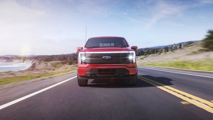 Ford Motor releases a new technology for projection headlights: displays speed limits & other information