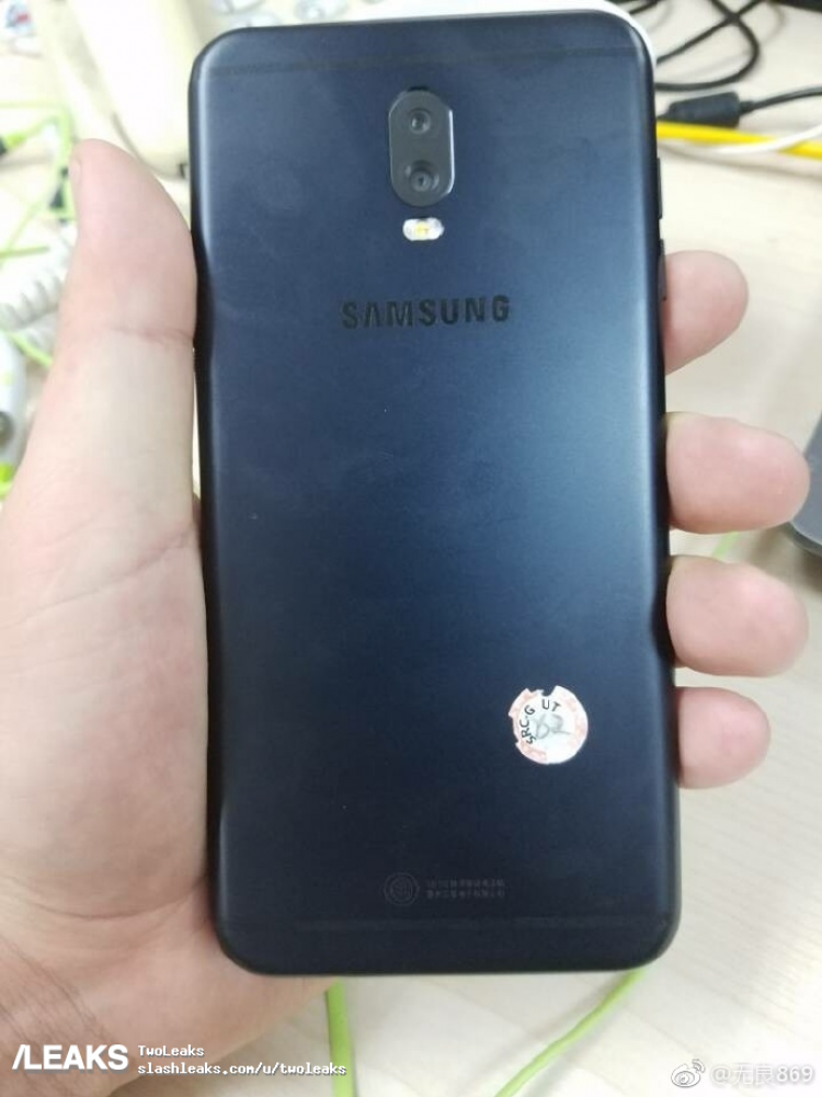 Samsung Galaxy J7 2017 comes with dual camera