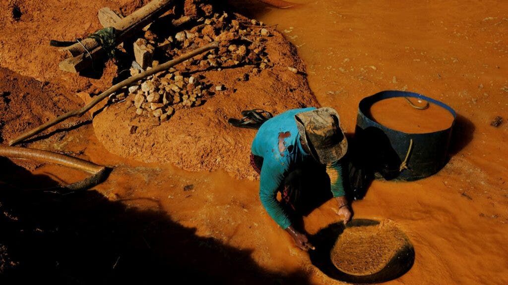 Apple, Google, Microsoft, Amazon & other US tech giants are the biggest buyers of illegal gold