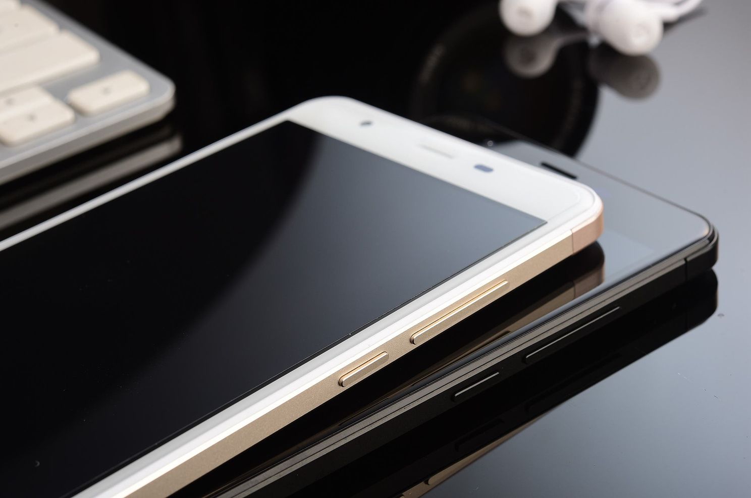 Gretel A6 Released With Brushed Metal Body
