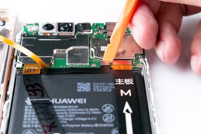 Photo Feature: Honor 7X Teardown