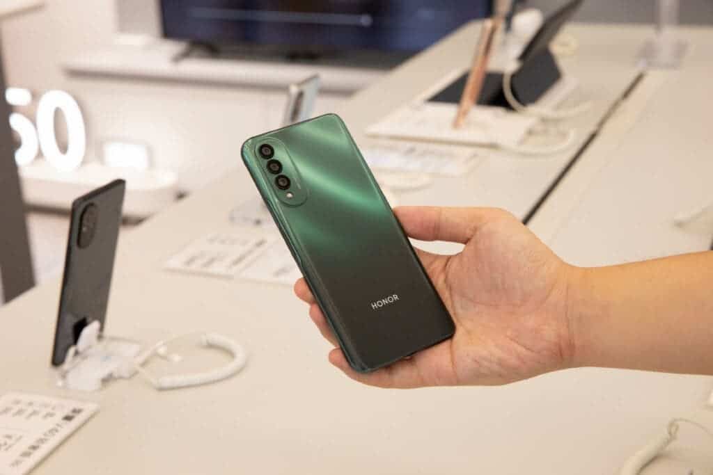 Honor X20 SE real images leaks with ultra-thin bezels