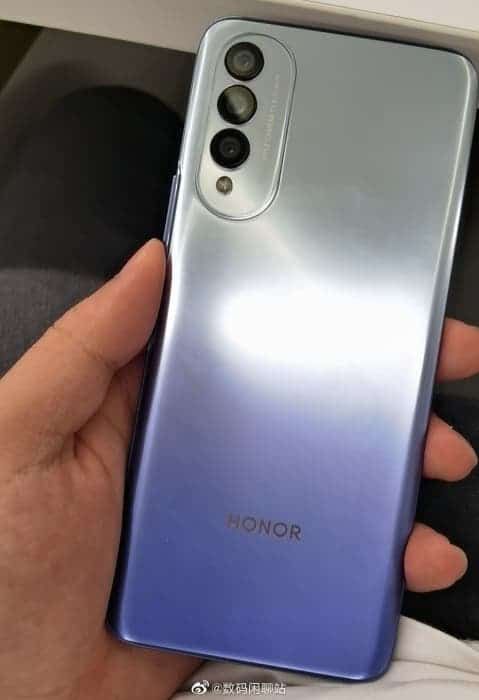 Honor X20 with Dimensity 1200 appears in a live photo
