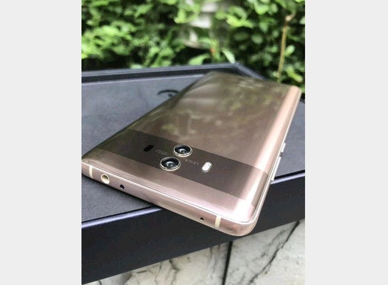 First Out-Of-The-Box Images Of Huawei Mate 10 Surface Online Hours Before Launch