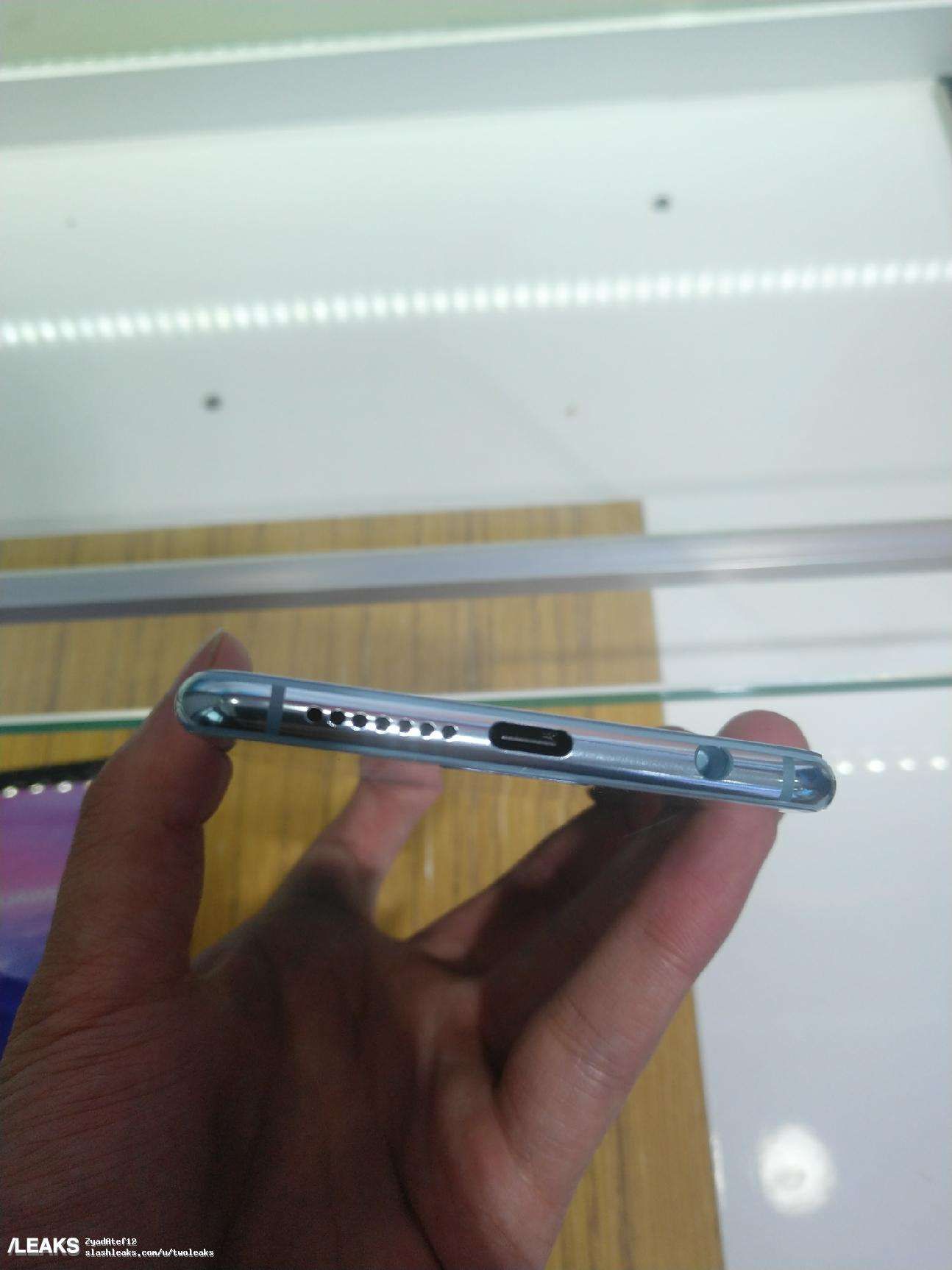 More Hands-on Images Of Huawei Nova 2s Surface Online