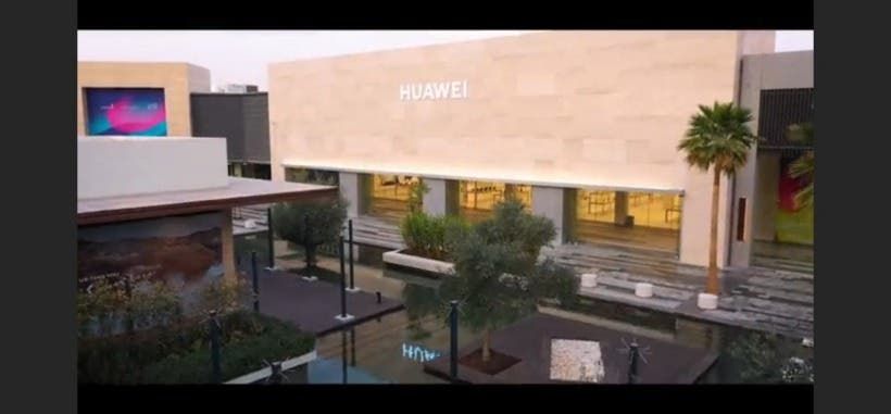 Huawei opens its largest overseas flagship store in Saudi Arabia
