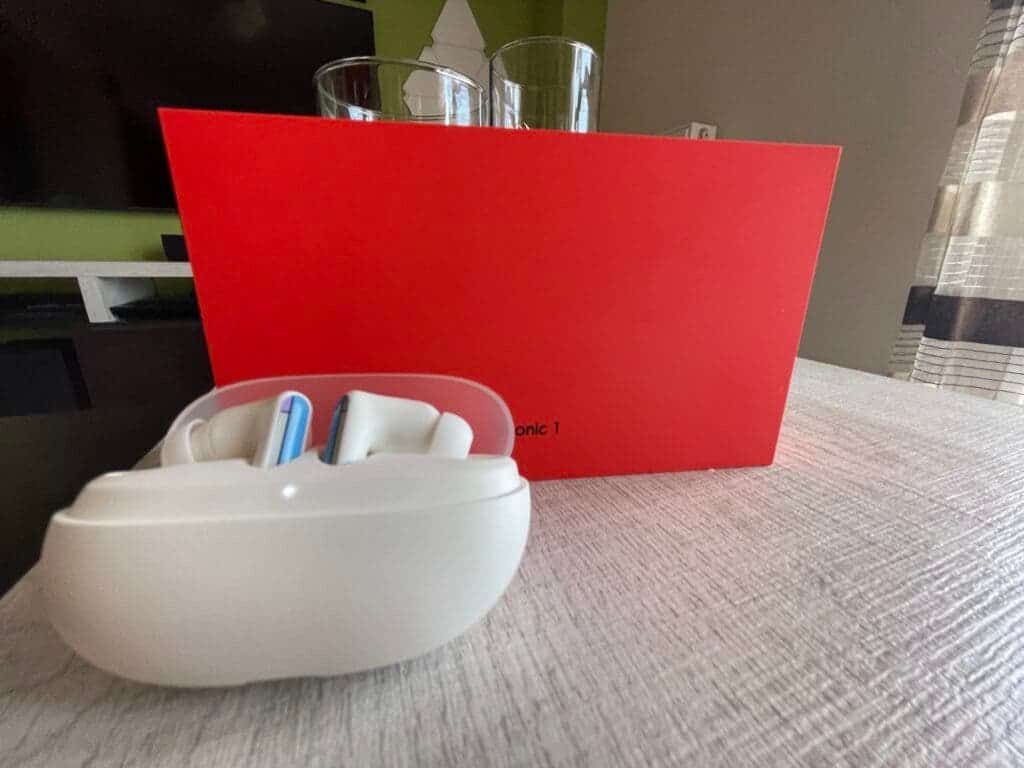 TECNO CAMON 19 Pro - Mondrian Edition review: when tech meets pure art