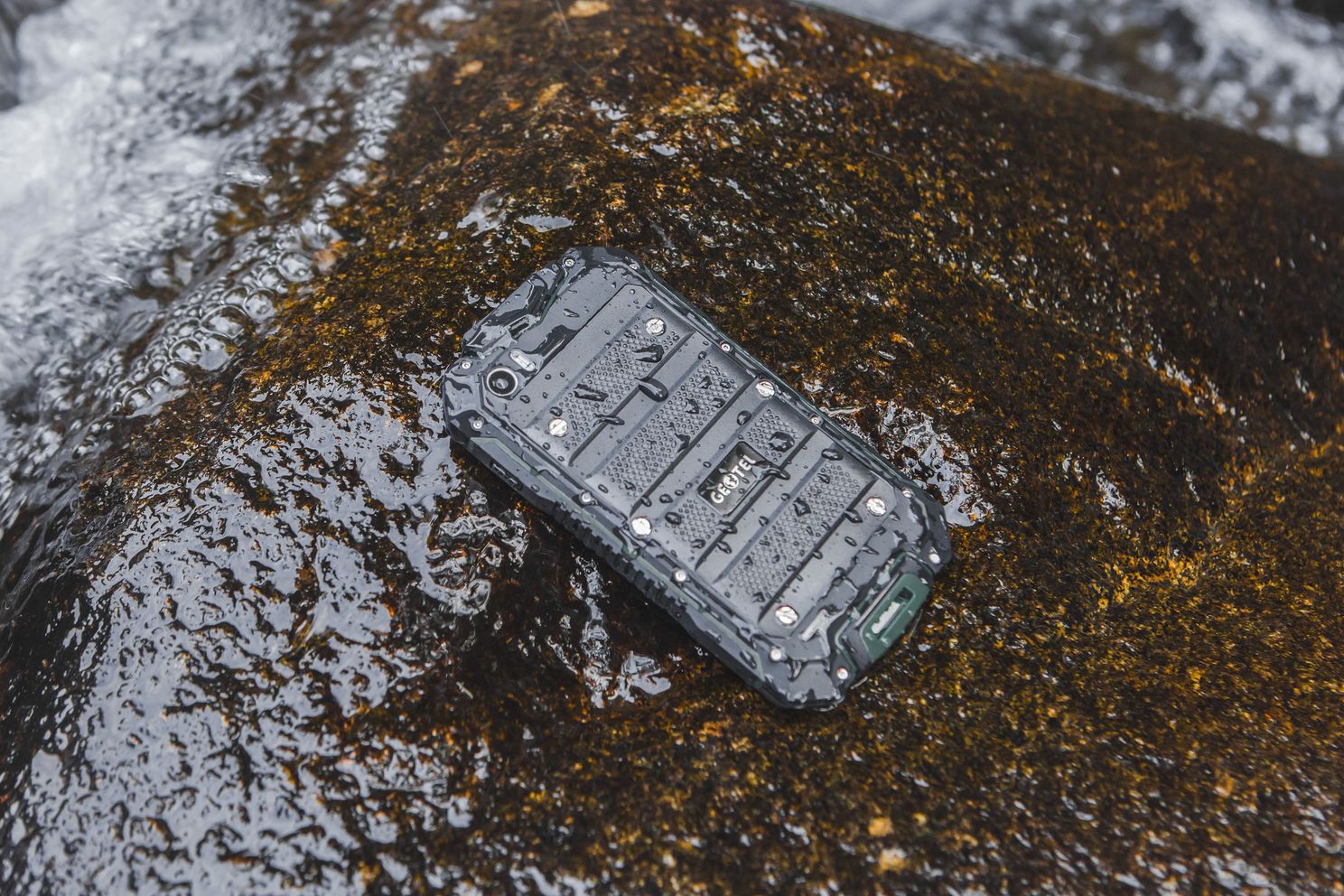 Watch: Geotel A1 and the washing machine waterproof test