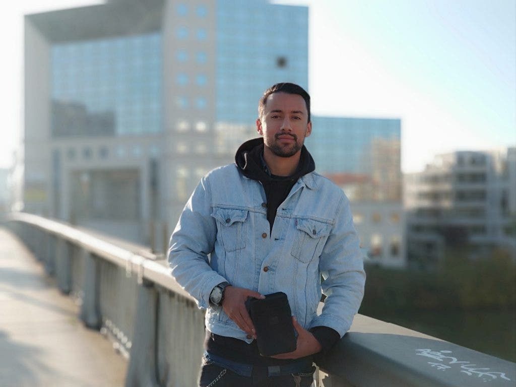 In natural test scenes, the bokeh effect is strong but pleasant, with good blur transitions and depth estimation rendering a pleasing overall result.