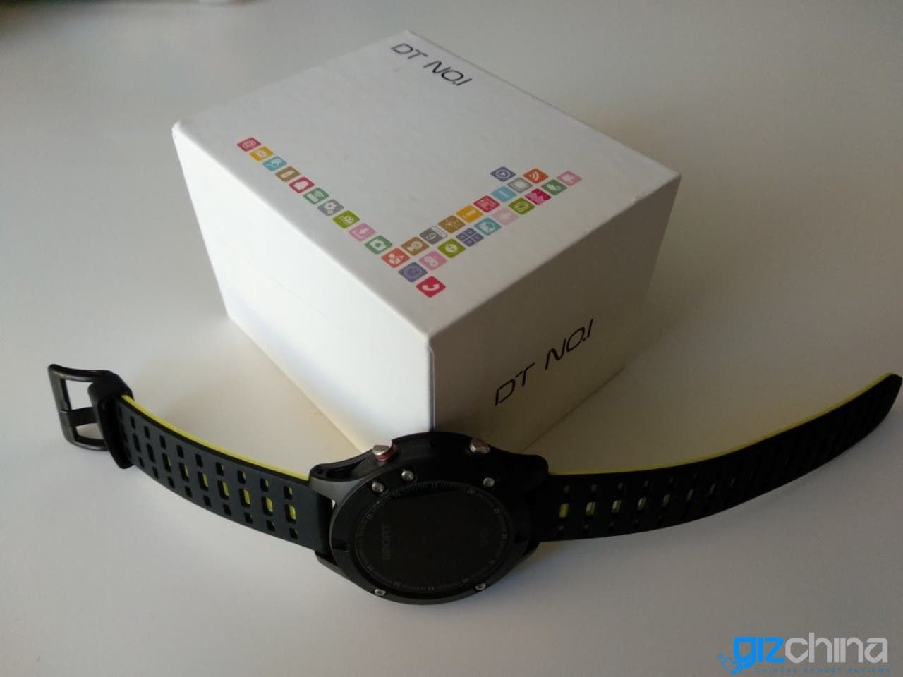 NO.1 F5 Smartwatch: GPS and usability, all in one