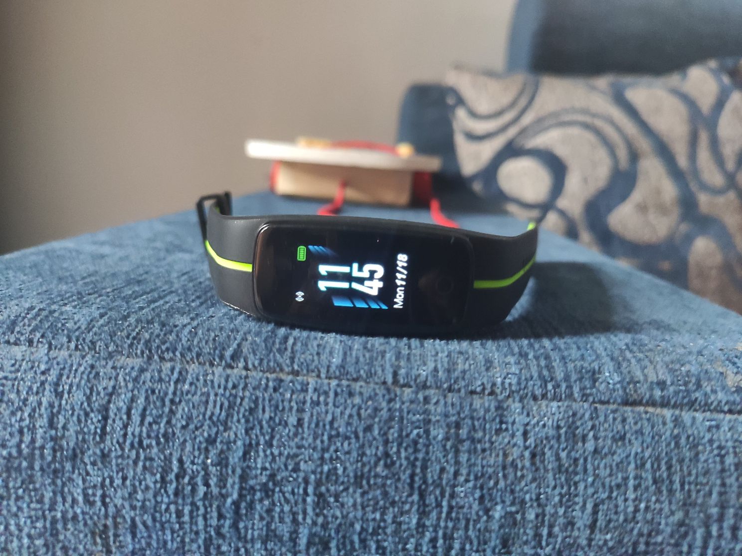 PlayFit 53 Review: A decent fitness tracker