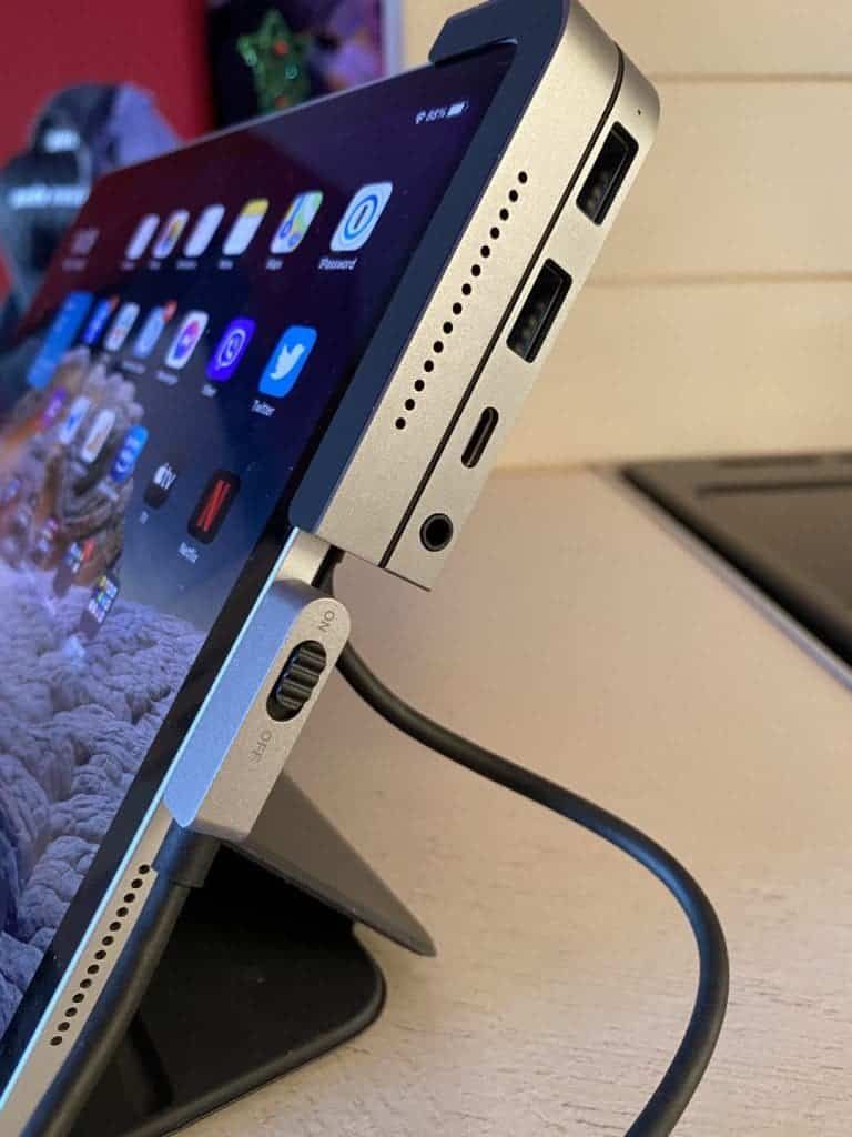 Baseus Bend Angle Type-C HUB: must have tool for your iPad
