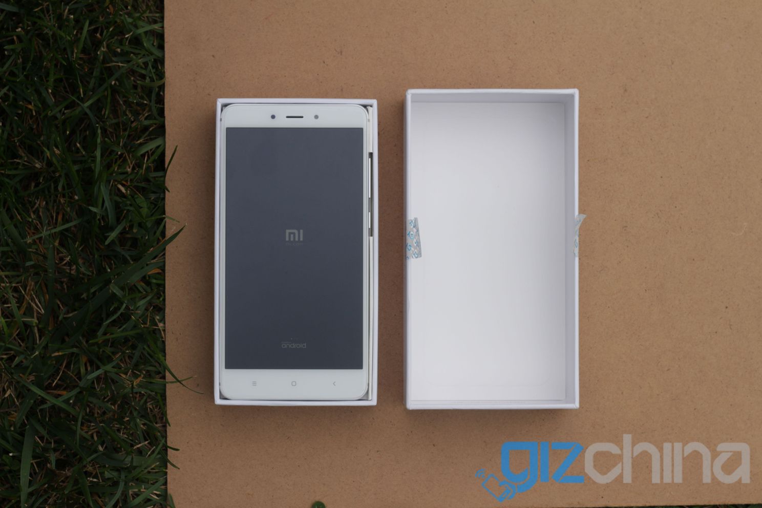Xiaomi Redmi Note 4: Unboxing, Hands On & First Impressions!