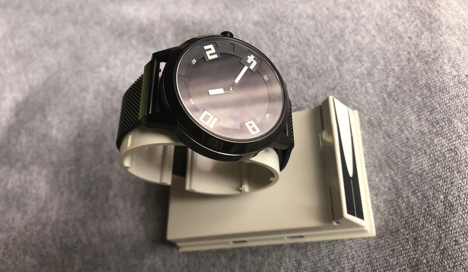Lenovo Watch X Review: Quite Stylish Hybrid Watch
