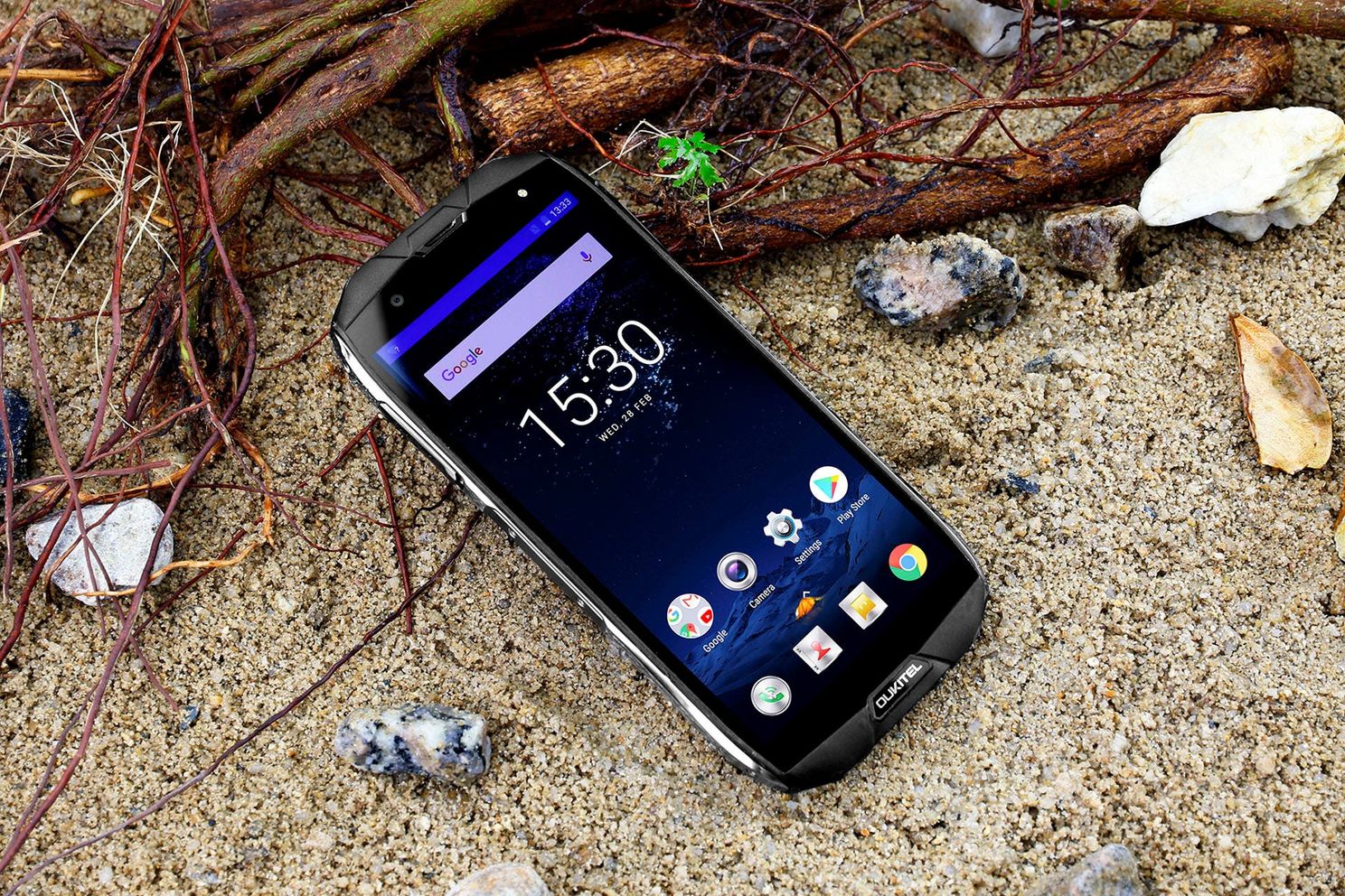 OUKITEL WP5000 Passes 14 Torture Tests & It can Answer calls Underwater
