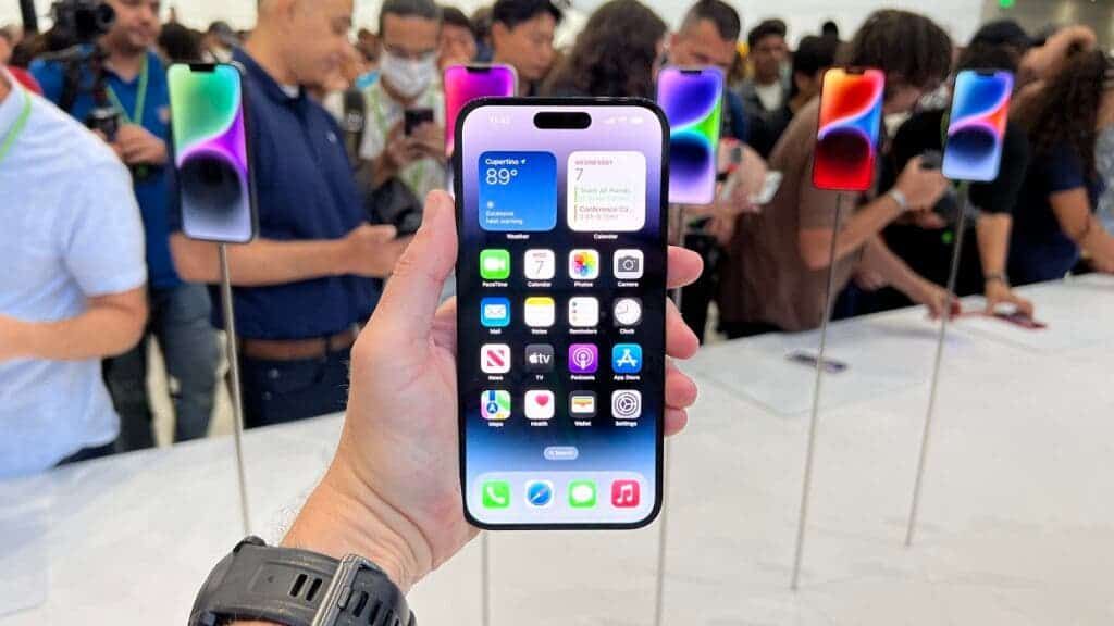 iPhone 14 SOS Satellite System hardware has been exposed
