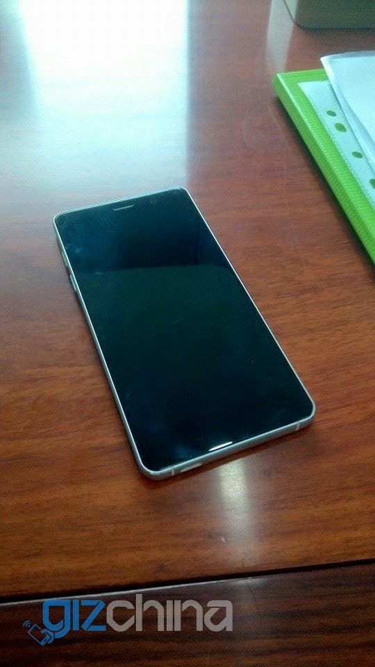 Photos: Here's how the JiaYu S4 looks, like an enlarged Xiaomi Mi 4i