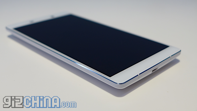 Hands on with the IUNI U3 - Amazing hardware, quality and price!