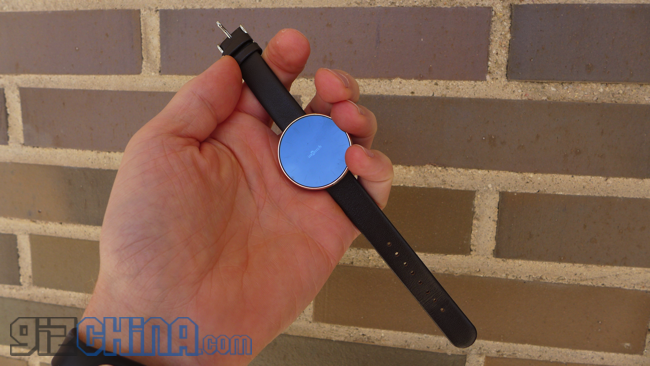 InWatch Pi review - a wearable you cannot wear