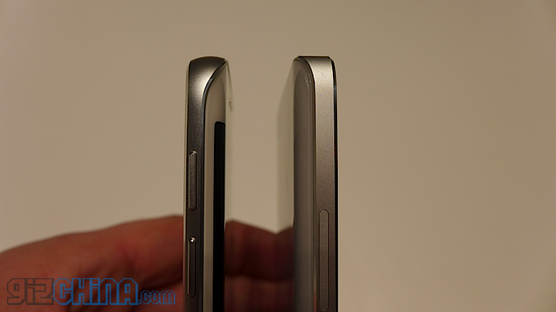 Galaxy S6 Edge on the left Mi Note on the right