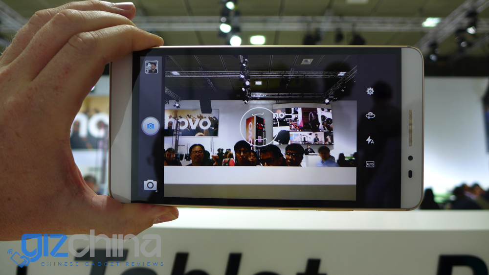 IFA 2015: Lenovo PHAB Plus might be huge but it fits me like a glove