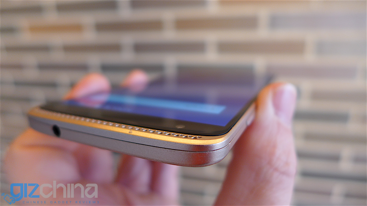 ZTE Axon Mini Premium unboxing and first impressions