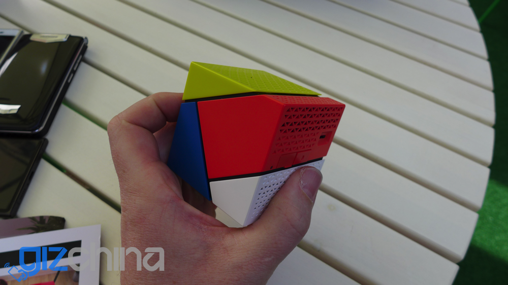 MWC 2016: Doogee P1 Projector hands on