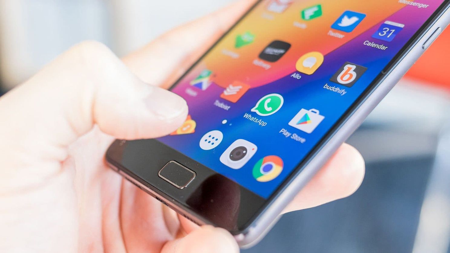 Best Cost-Effective Smartphones with Big Batteries (2017)