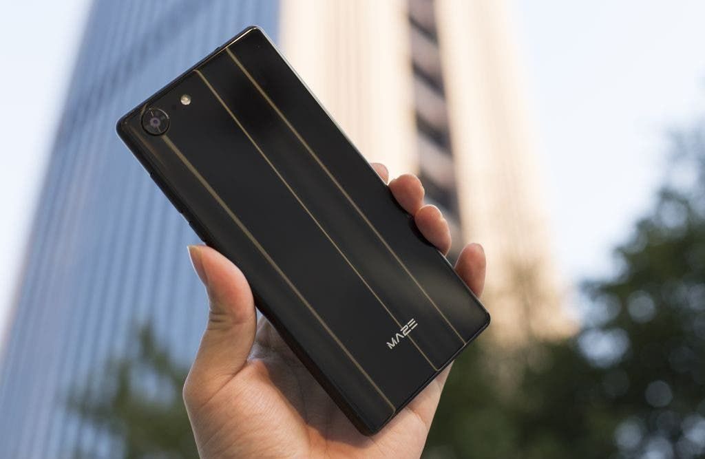 Play "Retro Snake" to win Maze Alpha X and its accessories