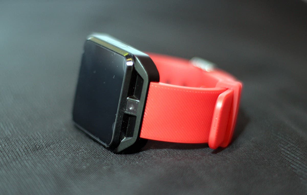 Microwear H5 Review: The World's First 4G-enabled Smartwatch