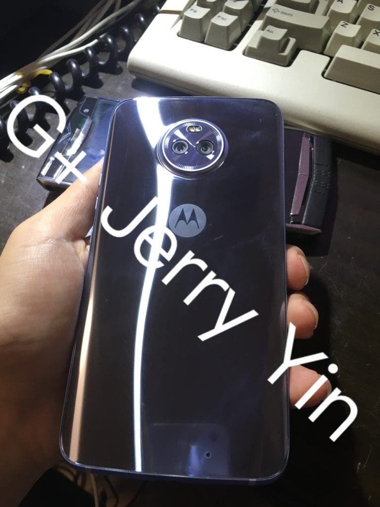 Moto X4 leaks in images, again