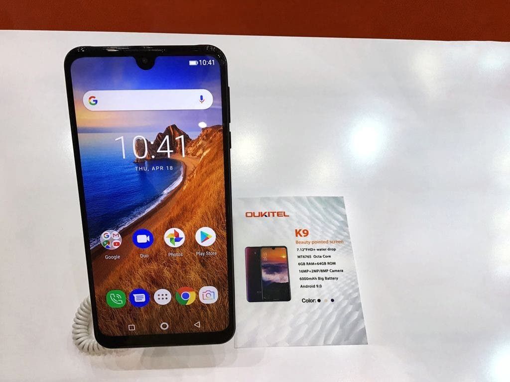 3 big battery OUKITEL smartphones showcased on Global Sources Expo HK