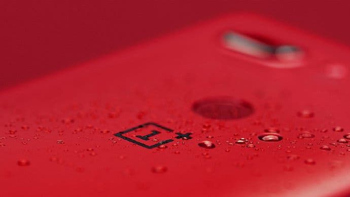 OnePlus 5T Lava Red goes on sale in India with launch offers