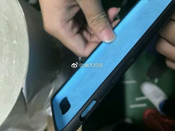 OnePlus 5 Case Hints At Dual Rear Cameras