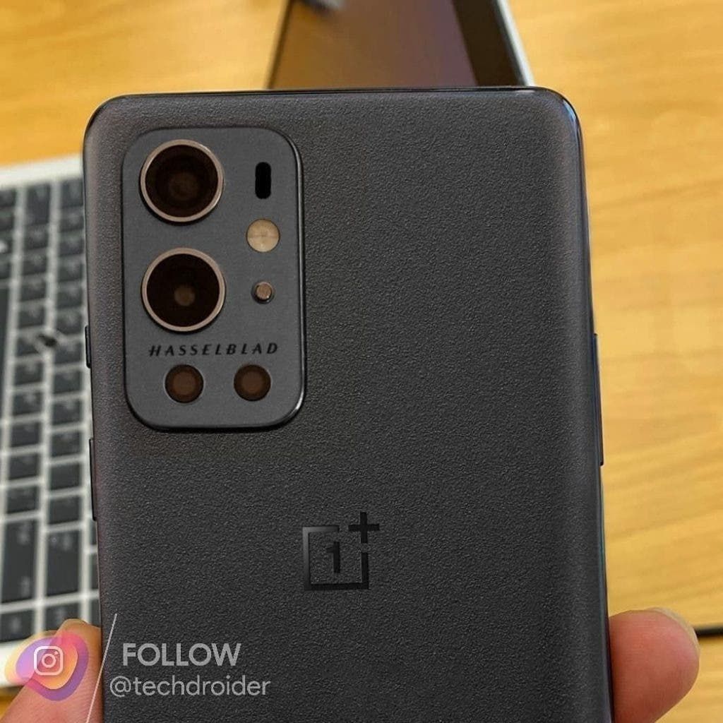 OnePlus 9 Pro black version uses a granular back cover
