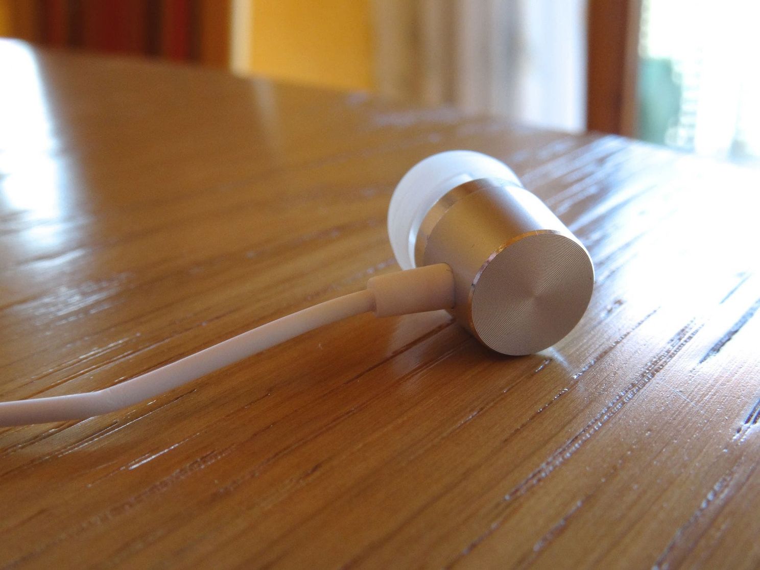 OnePlus ear-buds: A silver bullet of sound
