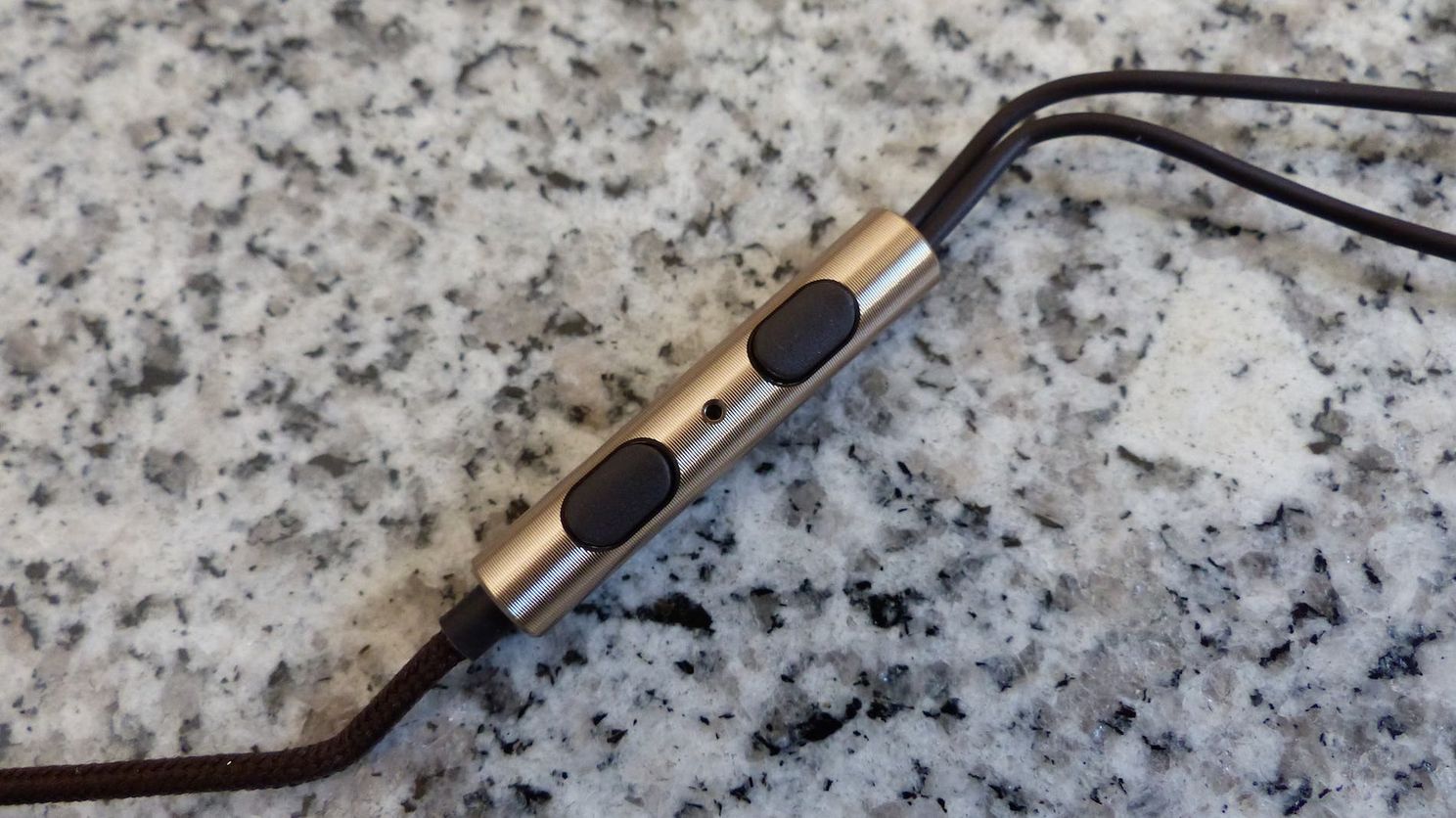 Xiaomi Piston 2 Review: Ear-worthy $20 buds?