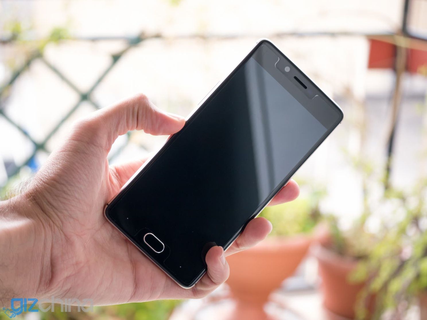 Doogee Shoot 1: Unboxing and First Impressions
